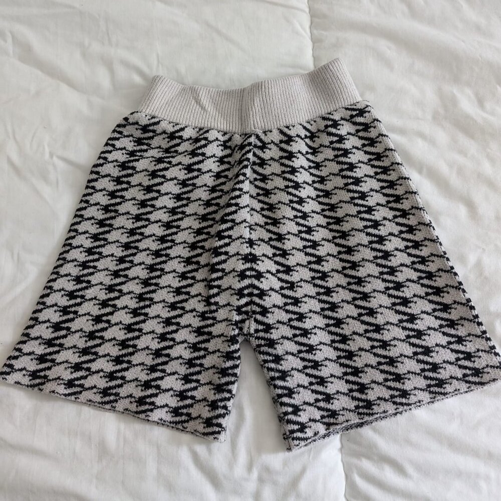 Pink Diamond Knit Houndstooth Shorts Women’s Size S Black White Ribbed Waist